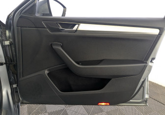 Подержанный автомобиль Skoda Superb Liftback 2019 года (21 фото)