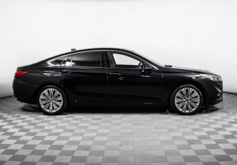 Подержанный автомобиль Hongqi H5 2022 года (4 фото)