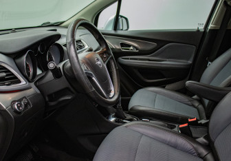 Подержанный автомобиль Opel Mokka 2013 года (10 фото)