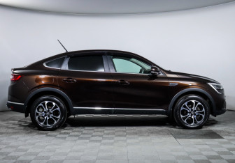 Подержанный автомобиль Renault Arkana 2019 года (4 фото)