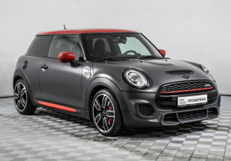 Подержанный автомобиль MINI Hatch 2020 года (3 фото)