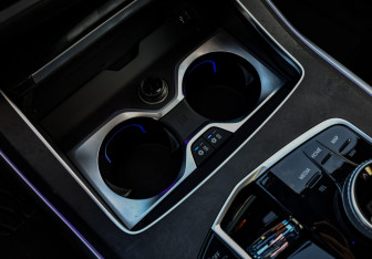 Подержанный автомобиль BMW X7 2022 года (96 фото)