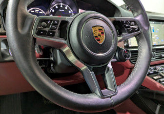 Подержанный автомобиль Porsche Cayenne 2018 года (24 фото)