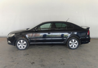 Подержанный автомобиль Skoda Octavia Liftback 2011 года (7 фото)