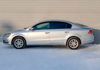 Подержанный автомобиль Volkswagen Passat Sedan 2012 года (8 фото)