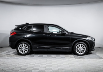 Подержанный автомобиль BMW X2 2019 года (4 фото)
