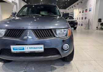 Подержанный автомобиль Mitsubishi L200 2007 года (8 фото)