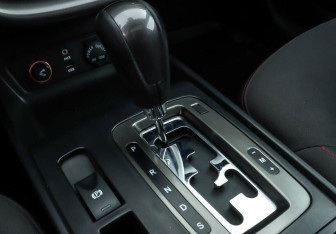 Подержанный автомобиль FAW Besturn X80 2018 года (12 фото)