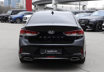 Подержанный автомобиль Hyundai Sonata 2017 года (6 фото)