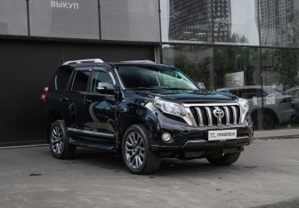 Подержанный автомобиль Toyota Land Cruiser Prado 2013 года (3 фото)