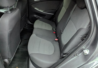 Подержанный автомобиль Hyundai Solaris Hatchback 2013 года (18 фото)