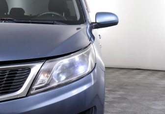 Подержанный автомобиль Kia Rio Sedan 2012 года (9 фото)