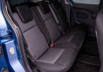 Подержанный автомобиль Renault Kangoo 2015 года (11 фото)