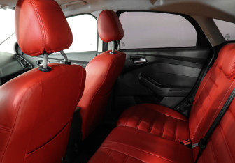 Подержанный автомобиль Ford Focus Hatchback 2013 года (12 фото)