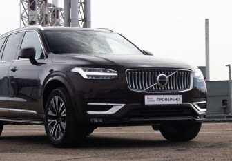 Подержанный автомобиль Volvo XC90 2021 года (6 фото)