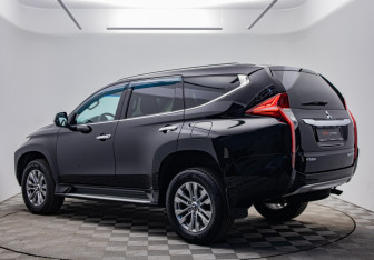 Подержанный автомобиль Mitsubishi Pajero Sport 2019 года (3 фото)