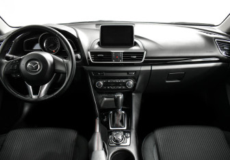 Подержанный автомобиль Mazda 3 Sedan 2016 года (9 фото)