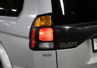 Подержанный автомобиль Mitsubishi Pajero Sport 2003 года (24 фото)