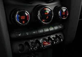 Подержанный автомобиль MINI Hatch 2019 года (14 фото)