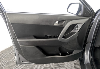 Подержанный автомобиль Hyundai Creta 2018 года (19 фото)