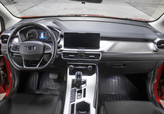 Подержанный автомобиль Geely Coolray 2020 года (14 фото)