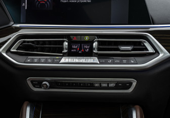 Подержанный автомобиль BMW X6 2020 года (15 фото)