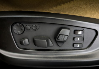 Подержанный автомобиль BMW X6 M 2011 года (20 фото)