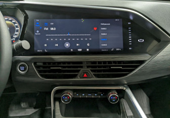 Подержанный автомобиль Geely Tugella 2023 года (24 фото)