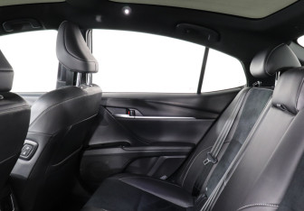 Подержанный автомобиль Toyota Camry Sedan 2024 года (12 фото)