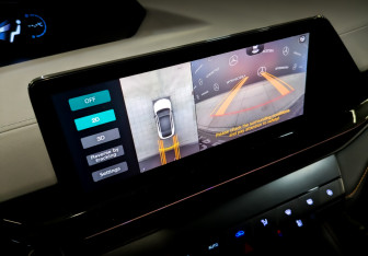 Подержанный автомобиль Changan UNI-V 2023 года (27 фото)