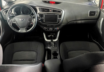 Подержанный автомобиль Kia Ceed Hatchback 2016 года (9 фото)