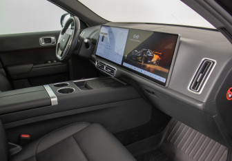 Подержанный автомобиль LiXiang L7 2023 года (9 фото)