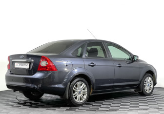 Подержанный автомобиль Ford Focus Sedan 2008 года (5 фото)