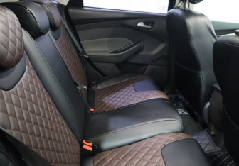 Подержанный автомобиль Ford Focus Hatchback 2013 года (21 фото)