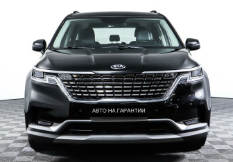 Подержанный автомобиль Kia Carnival 2021 года (2 фото)