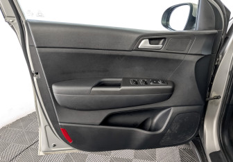 Подержанный автомобиль Kia Sportage 2017 года (19 фото)