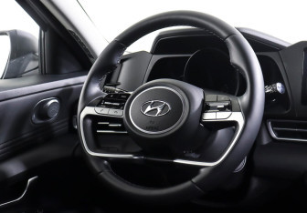 Подержанный автомобиль Hyundai Elantra Sedan 2021 года (11 фото)