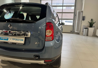 Подержанный автомобиль Renault Duster 2012 года (7 фото)