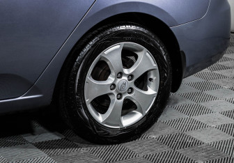Подержанный автомобиль Kia Cerato Sedan 2009 года (15 фото)