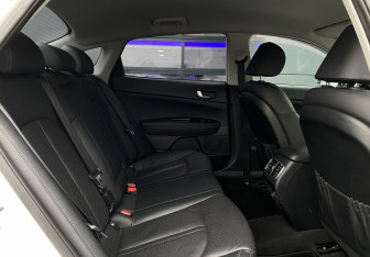 Подержанный автомобиль Kia Optima Sedan 2019 года (33 фото)