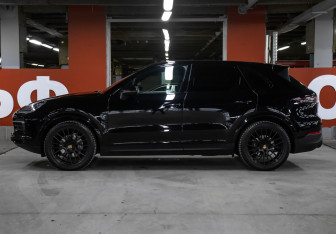 Подержанный автомобиль Porsche Cayenne 2020 года (8 фото)