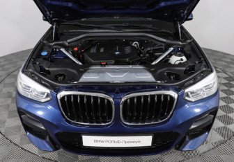 Подержанный автомобиль BMW X3 2020 года (10 фото)