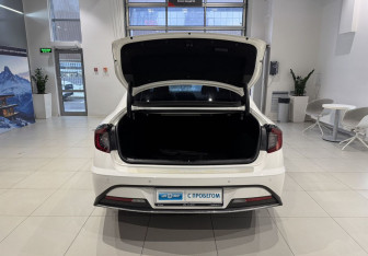 Подержанный автомобиль Hyundai Sonata 2020 года (7 фото)