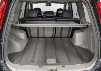Подержанный автомобиль Nissan X-Trail 2006 года (10 фото)