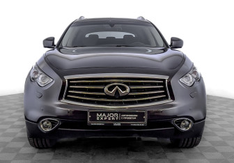 Подержанный автомобиль Infiniti QX70 2016 года (2 фото)