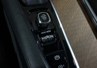 Подержанный автомобиль Volvo XC90 2018 года (27 фото)