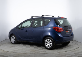 Подержанный автомобиль Opel Meriva 2011 года (7 фото)