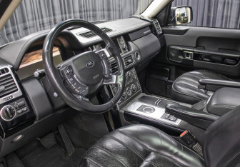 Подержанный автомобиль Land Rover Range Rover 2012 года (16 фото)