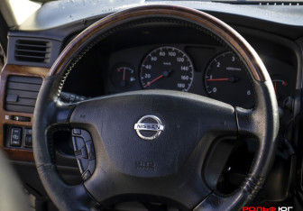 Подержанный автомобиль Nissan Patrol 2005 года (12 фото)