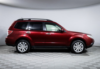 Подержанный автомобиль Subaru Forester Suv 2011 года (4 фото)